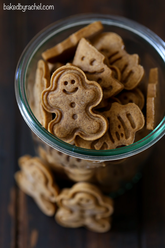 Classic soft and chewy gingerbread cookie recipe from @bakedbyrachel