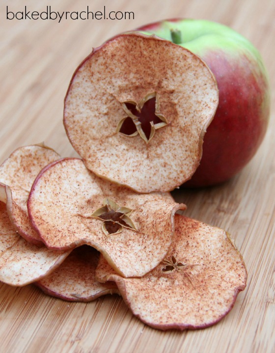 Homemade cinnamon apple chips recipe from @bakedbyrachel A fun snack for the entire family!