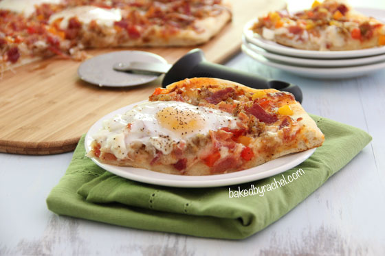 The most amazing and flavorful breakfast pizza you'll ever have! Recipe from @bakedbyrachel
