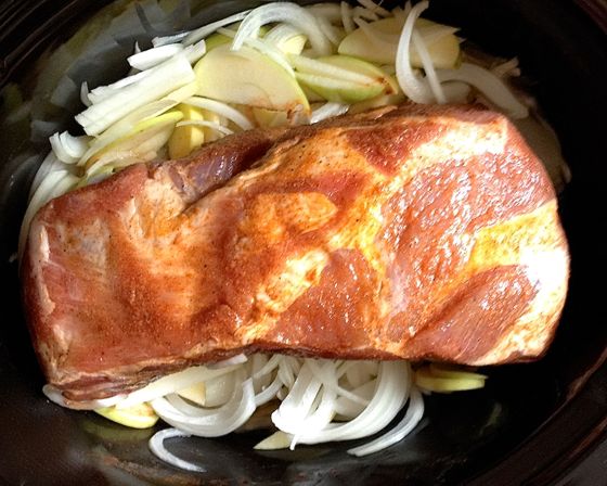 Slow Cooker Pulled Pork with Apples and Onions in Crock Pot