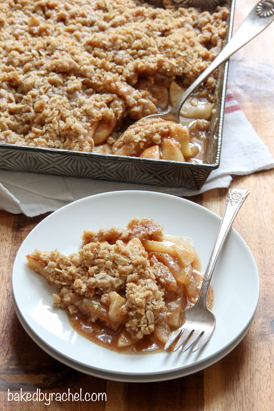 Apple-pear crisp recipe from @bakedbyrachel A must make Fall dessert!