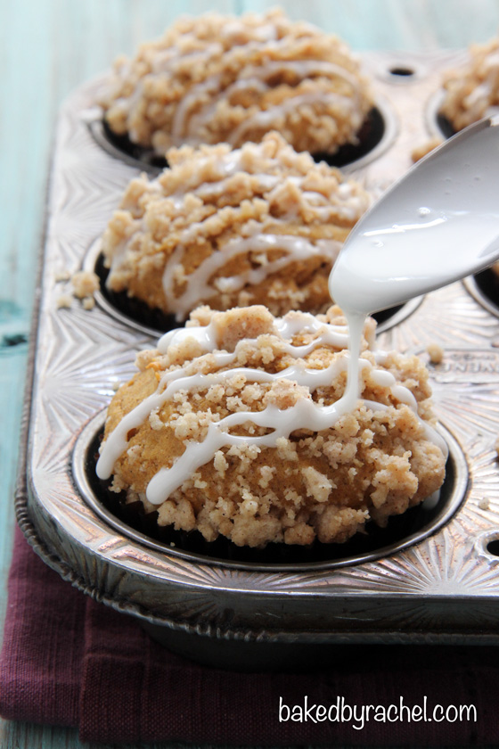 Moist pumpkin streusel muffin recipe from @bakedbyrachel