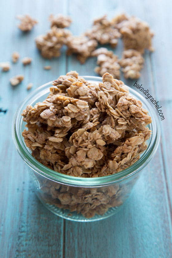 Easy cinnamon maple granola recipe from @bakedbyrachel A perfect breakfast or snack!
