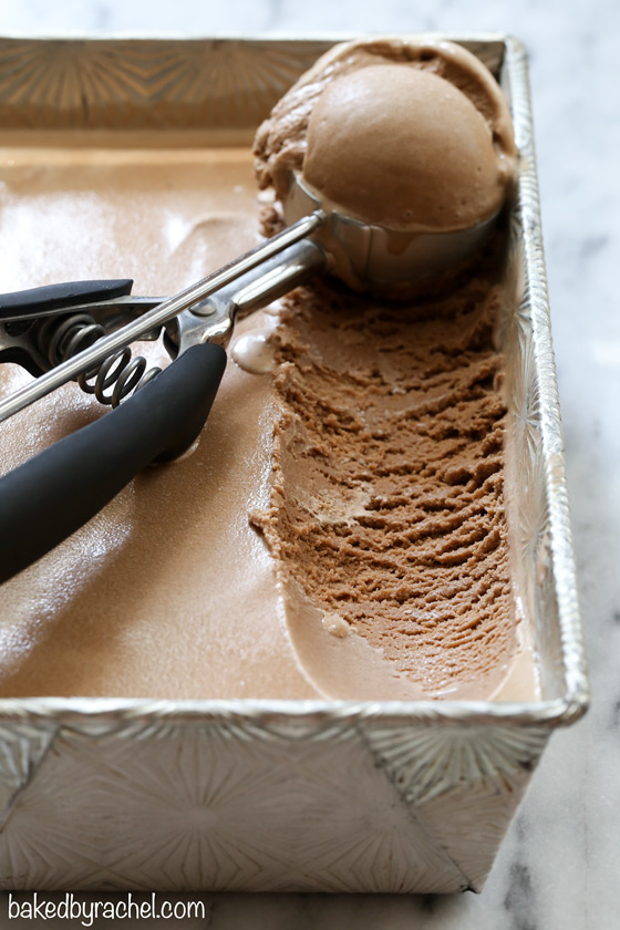 Creamy homemade chocolate coffee ice cream recipe from @bakedbyrachel