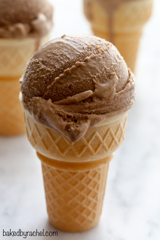 Creamy homemade chocolate coffee ice cream recipe from @bakedbyrachel