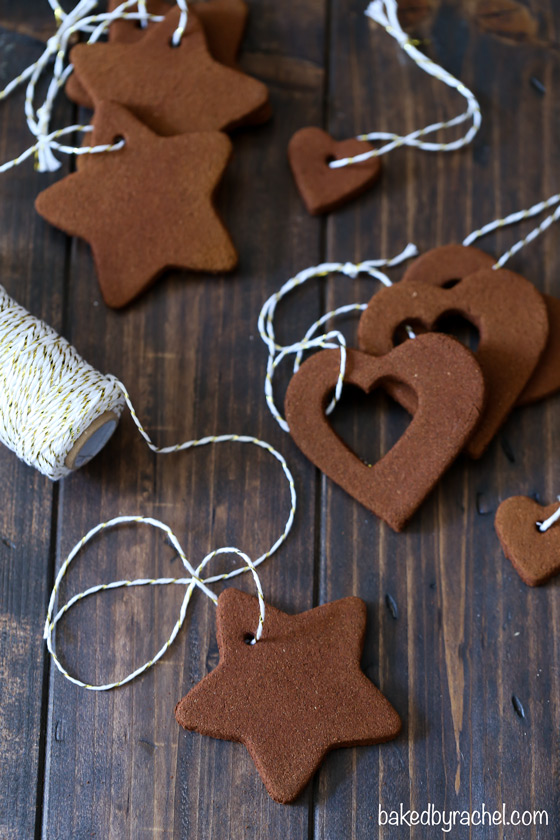 Easy homemade apple cinnamon ornaments from @bakedbyrachel A must make holiday craft!