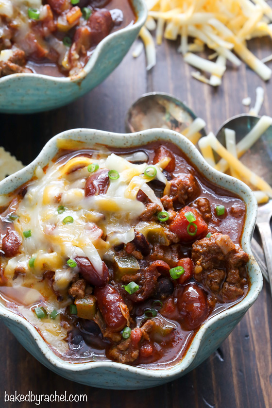 Hearty slow cooker beef and bean chili recipe from @bakedbyrachel