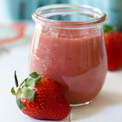 Easy homemade strawberry curd, ready in under 15 minutes! Recipe from @bakedbyrachel