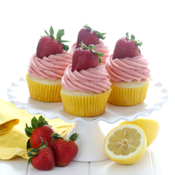 Moist strawberry lemonade cupcakes with lemon curd filling. Recipe from @bakedbyrachelMoist strawberry lemonade cupcakes with lemon curd filling. Recipe from @bakedbyrachel