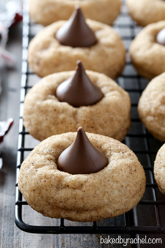 Soft and fluffy snickerdoodle kiss cookie recipe from @bakedbyrachel