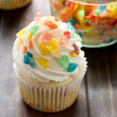 Fruity Pebble funfetti cupcakes with vanilla buttercream frosting recipe from @bakedbyrachel