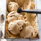 Creamy homemade caramel apple ice cream recipe from @bakedbyrachel A must make Fall dessert!